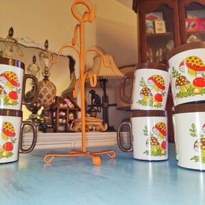 Sears Brown and White Dining Mugs Set